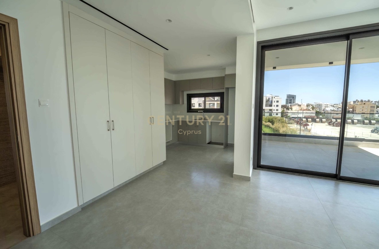 2 bedrooms Apartment in Larnaca, Larnaka, Cyprus No. 53553
