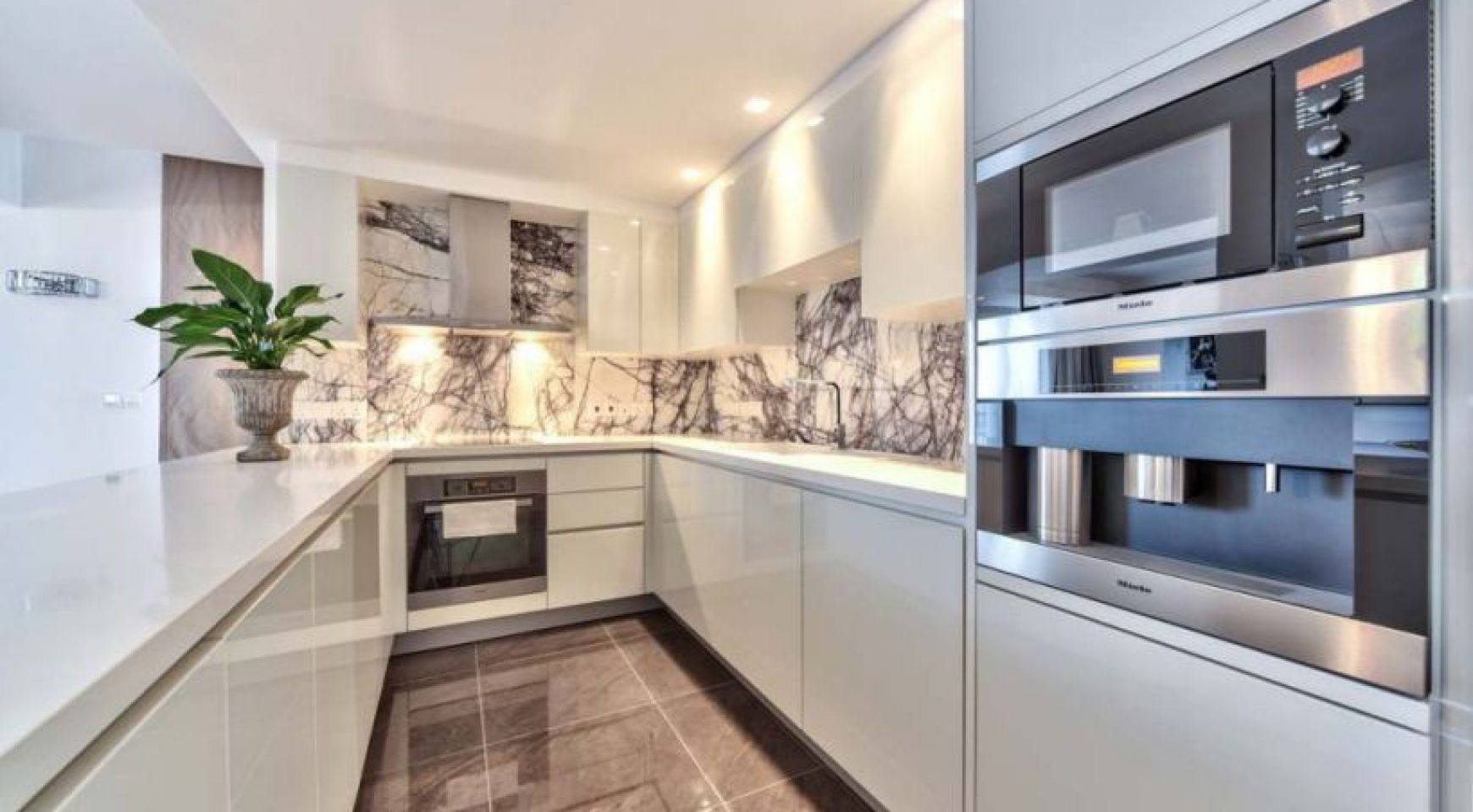 3 bedrooms Penthouse in Limassol, Cyprus No. 23669