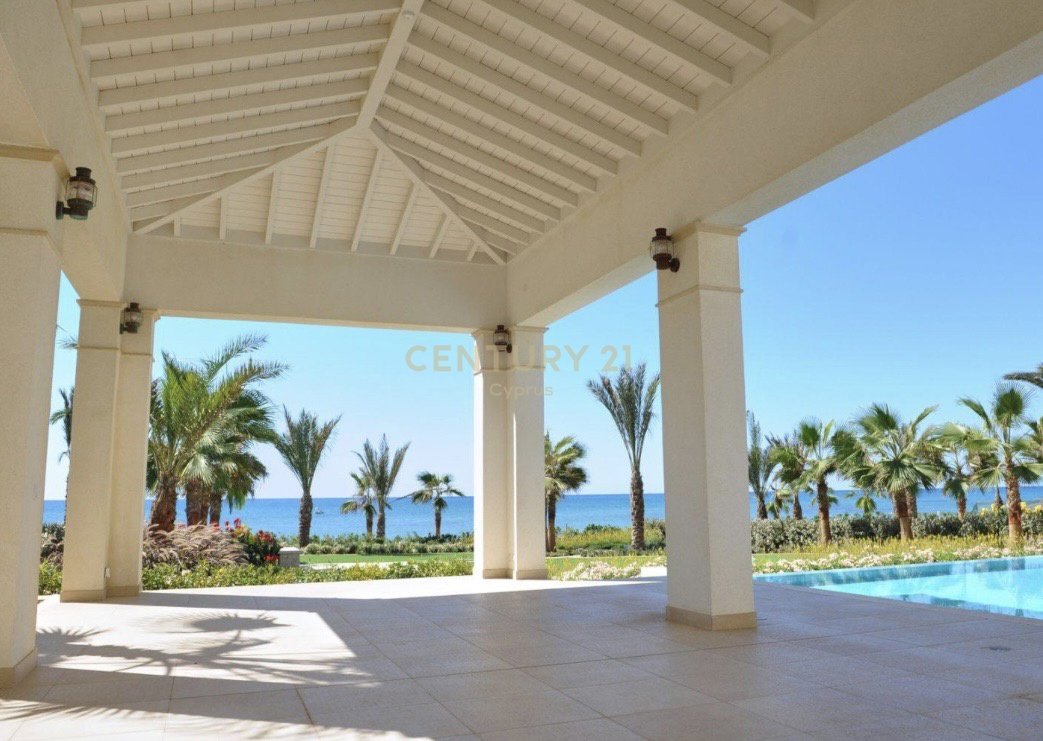 6 bedrooms Villa in Pervolia, Larnaka, Cyprus No. 53509
