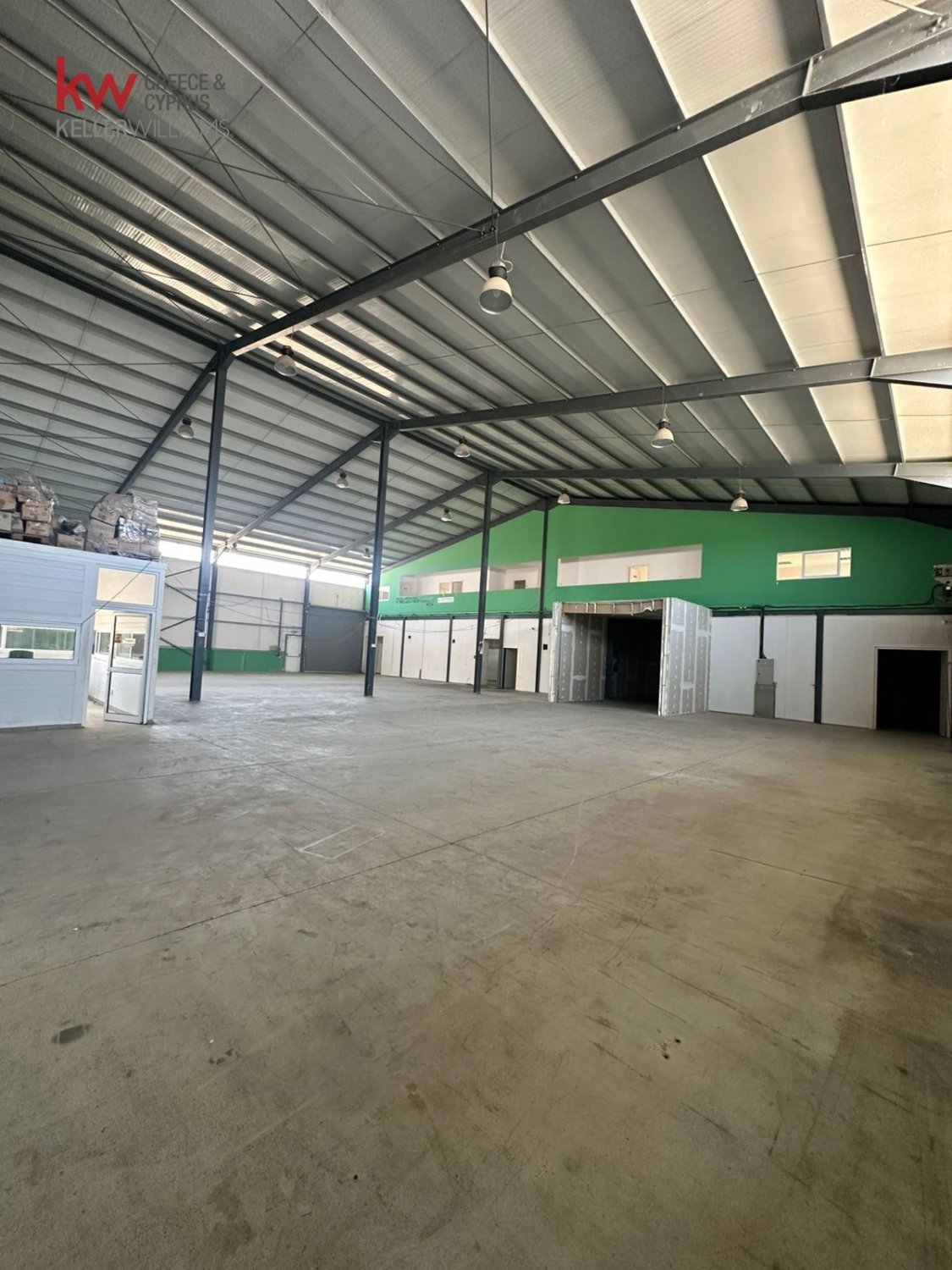 6 habitaciones Almacén en Larnaka, Chipre No. 40271
