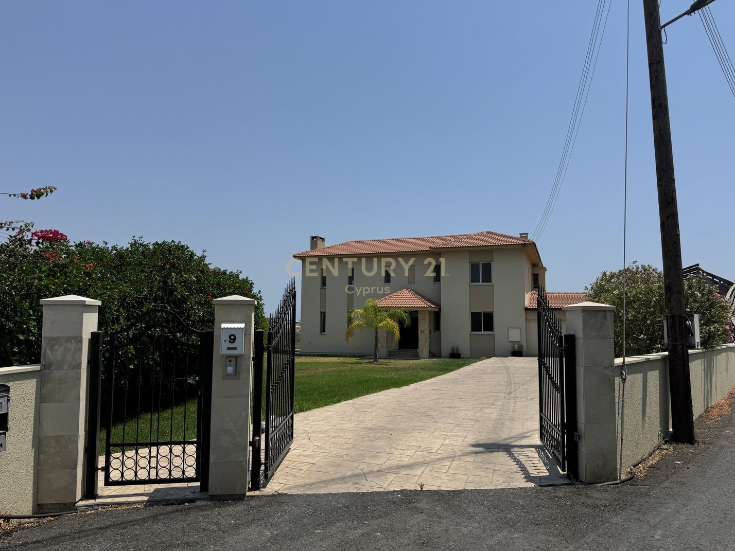 4 bedrooms Villa in Parekklisia, Limassol, Cyprus No. 54271