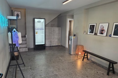 201m2 Tienda en Nicosia, Chipre No. 52504