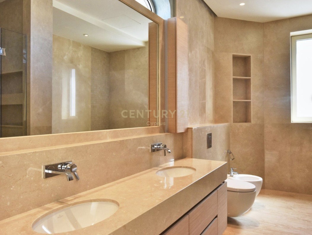 6 bedrooms Villa in Pervolia, Larnaka, Cyprus No. 53509