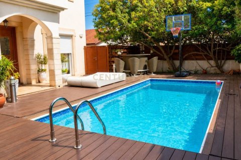4 bedrooms Villa in Agios Athanasios, Limassol, Cyprus No. 55094