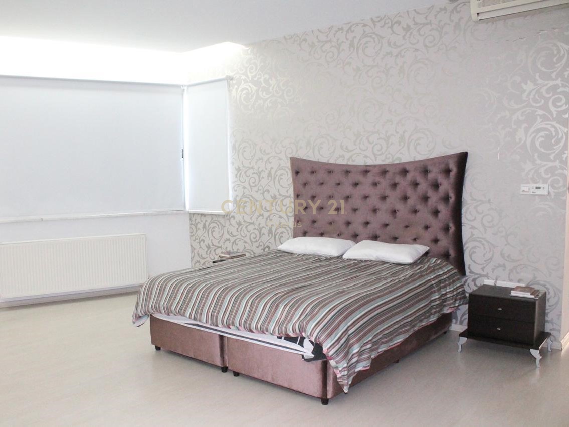 5 bedrooms Villa in Paphos, Cyprus No. 54288