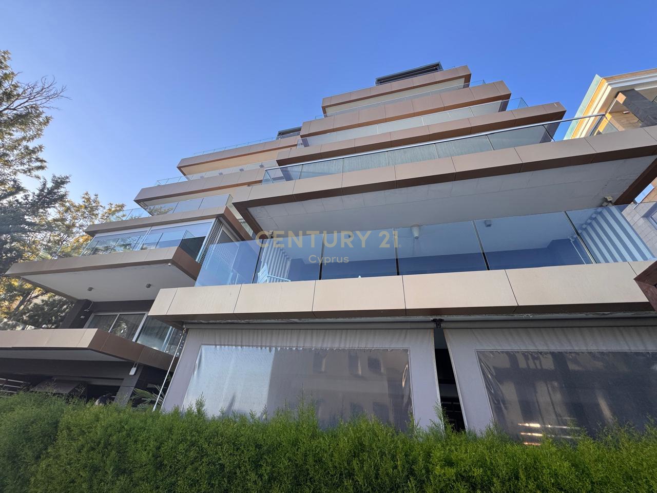 3 bedrooms Apartment in Agios Tychonas, Limassol, Cyprus No. 54145