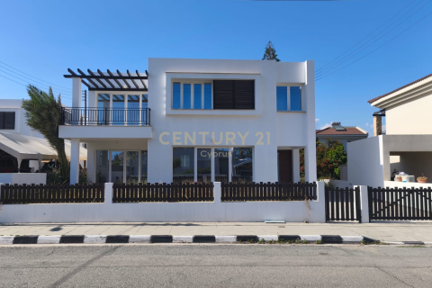 3 bedrooms Villa in Parekklisia, Limassol, Cyprus No. 55019