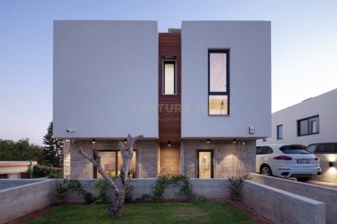 3 bedrooms Villa in Chloraka, Paphos, Cyprus No. 54376