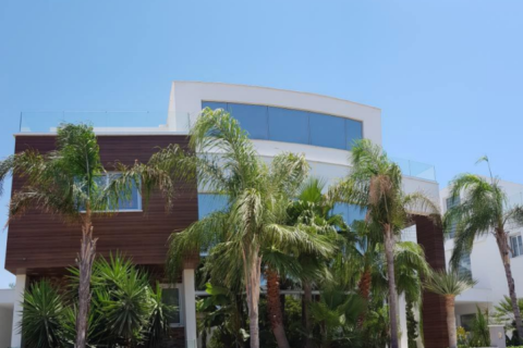 6 bedrooms Villa in Germasogeia, Limassol, Cyprus No. 30292
