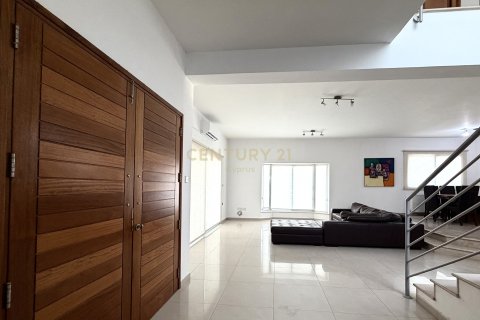 5 bedrooms Villa in Limassol, Cyprus No. 53518