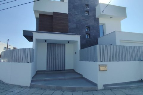3 bedrooms Villa in Larnaka, Cyprus No. 40640