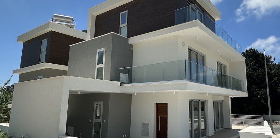 4 chambres Villa à Kato Paphos, Paphos,  No. 56354
