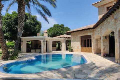 5 bedrooms Villa in Ypsonas, Limassol, Cyprus No. 54057