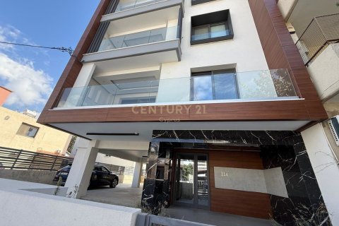 638m2 Building in Limassol, Cyprus No. 55951