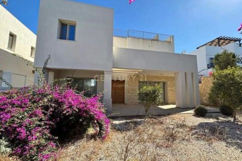 3 bedrooms Villa in Chloraka, Paphos, Cyprus No. 56301