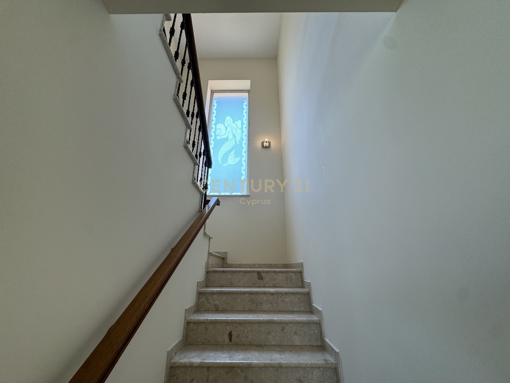 4 bedrooms Villa in Parekklisia, Limassol, Cyprus No. 54271