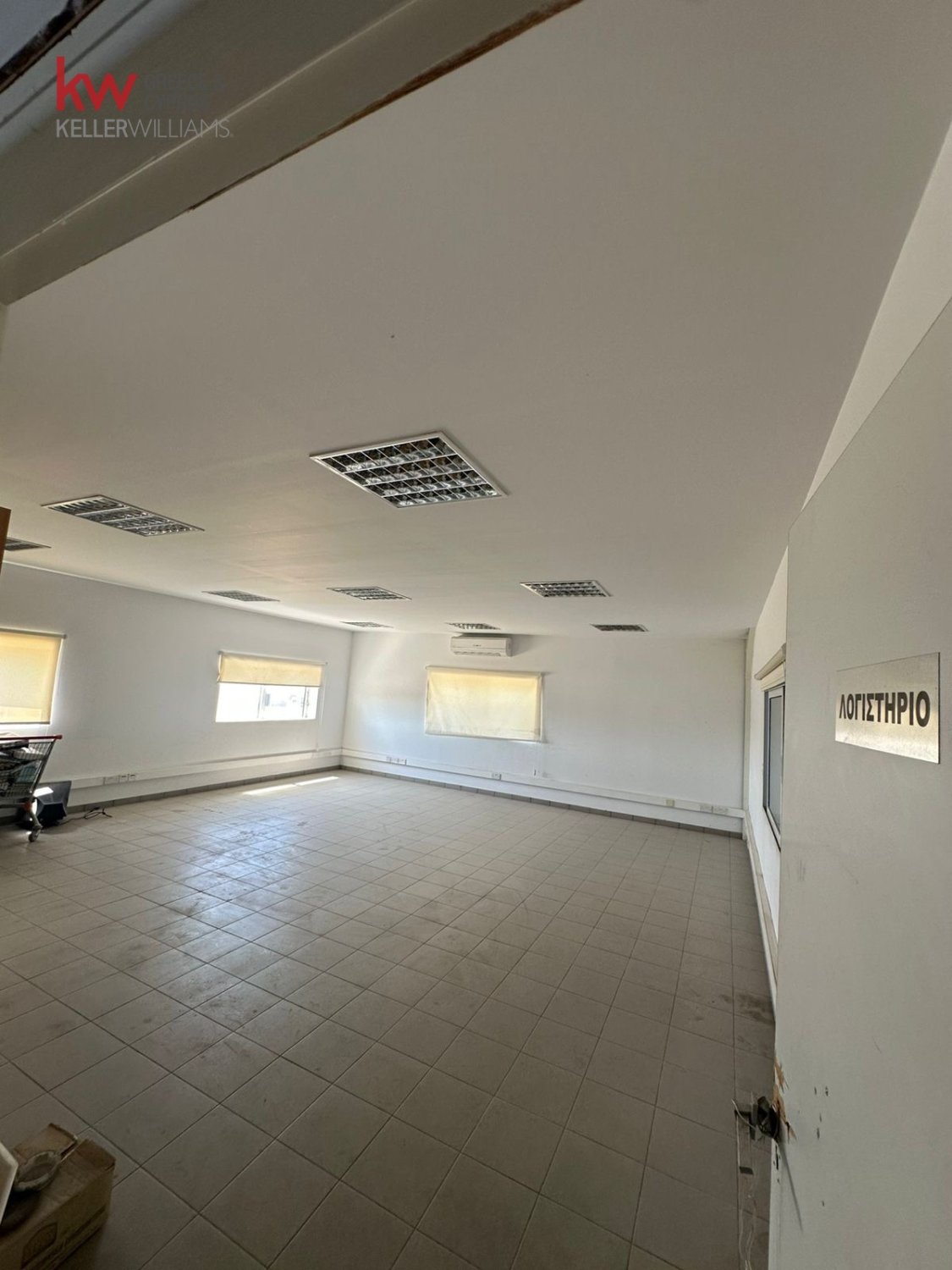 6 habitaciones Almacén en Larnaka, Chipre No. 40271