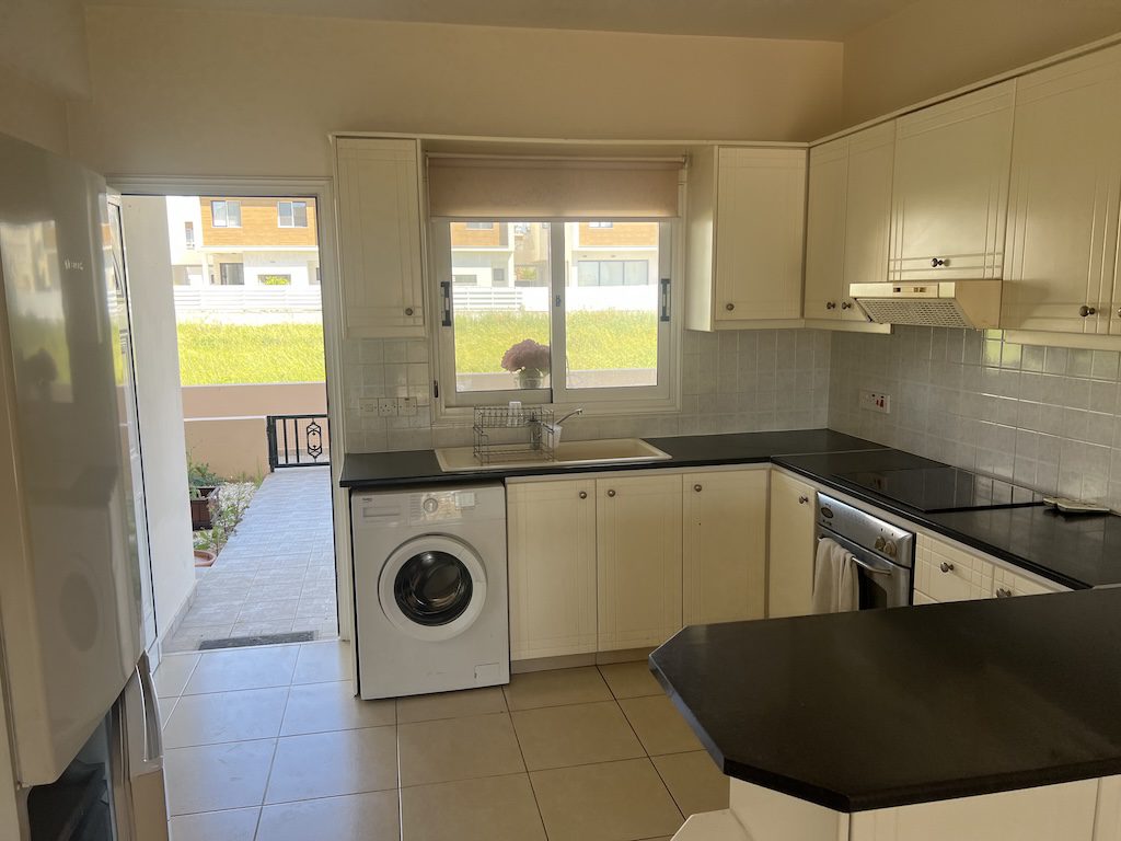 2 bedrooms Apartment in Paphos, Cyprus No. 57441