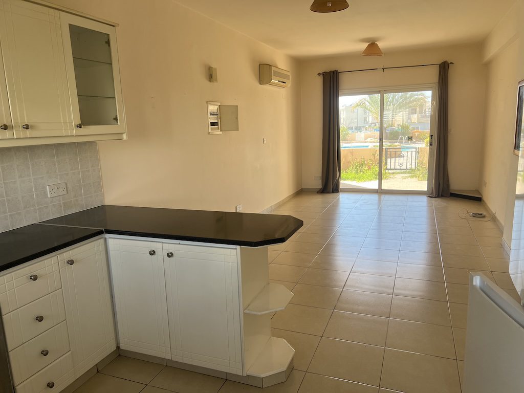 2 bedrooms Apartment in Paphos, Cyprus No. 57441