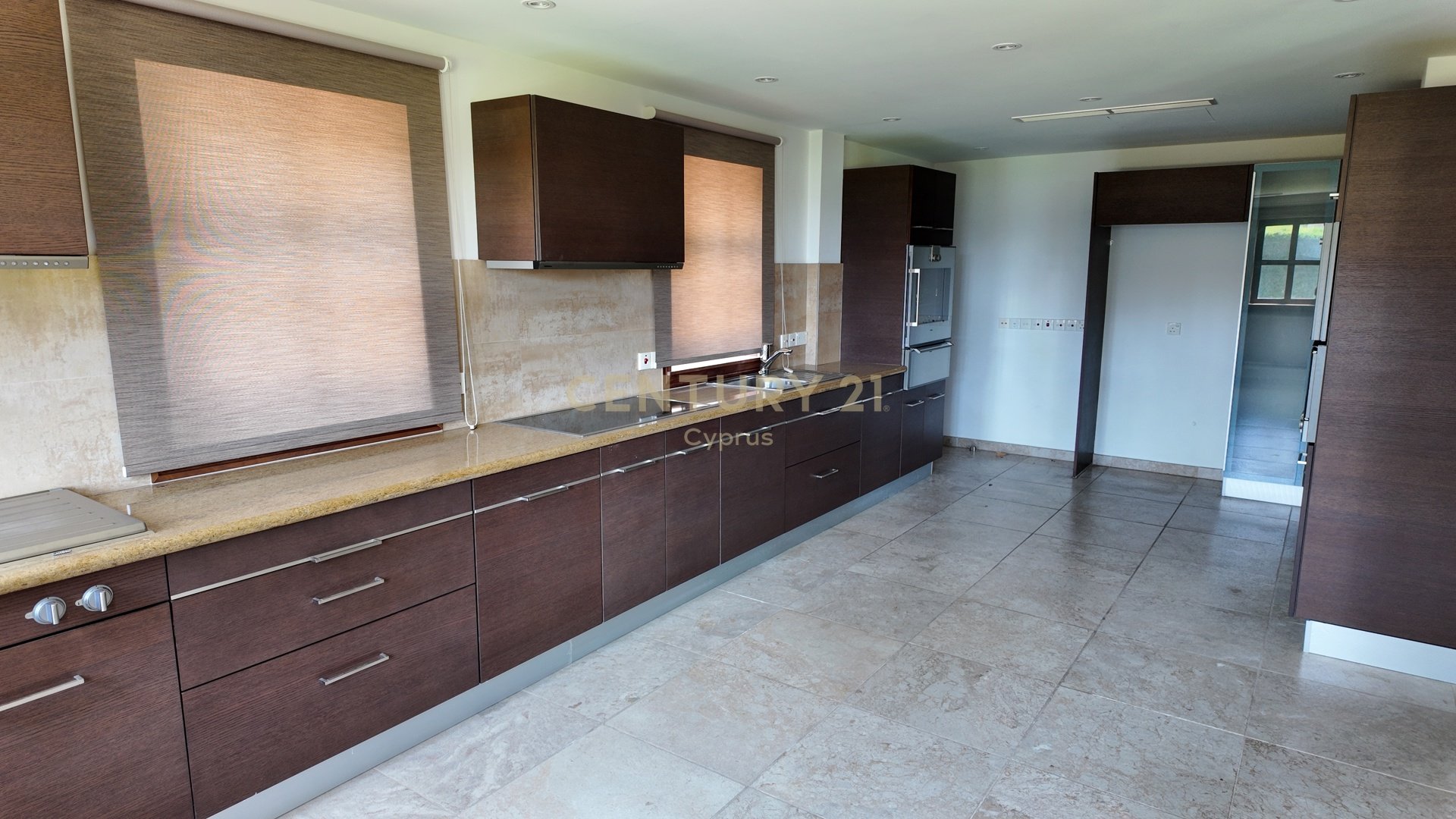 6 bedrooms Villa in Agios Tychonas, Limassol, Cyprus No. 53753