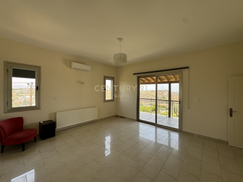 4 bedrooms Villa in Parekklisia, Limassol, Cyprus No. 54271
