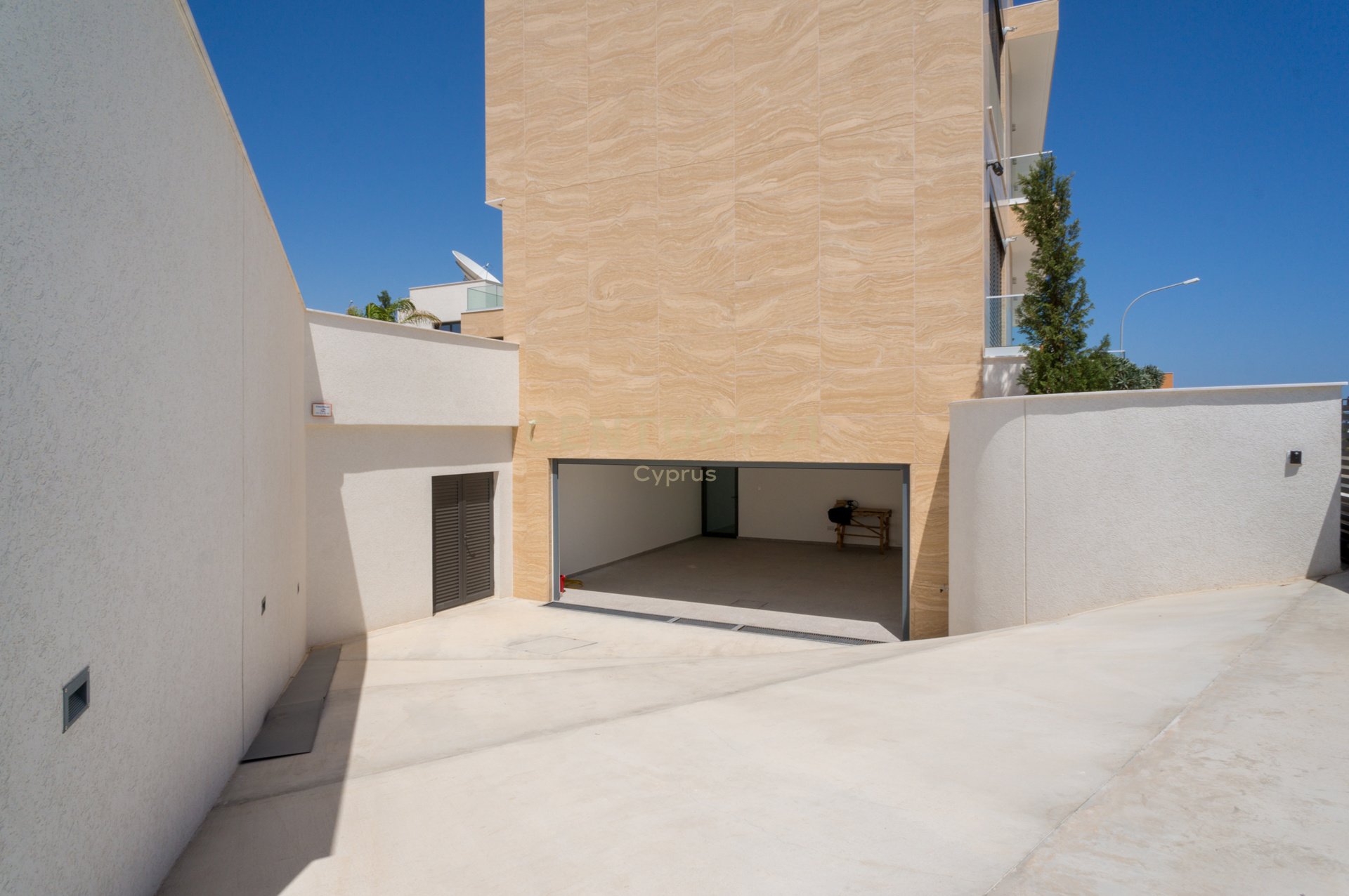 5 bedrooms Villa in Germasogeia, Limassol, Cyprus No. 53964
