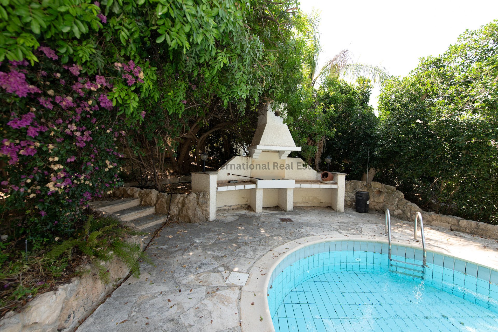 5 bedrooms Villa in Tala, Paphos, Cyprus No. 56601