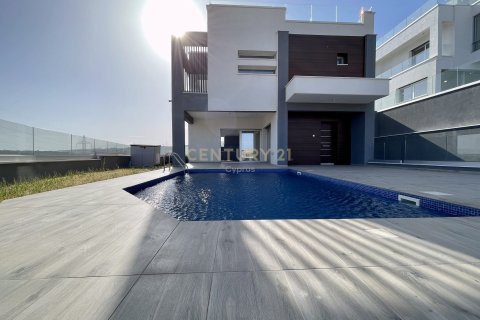 4 bedrooms Villa in Parekklisia, Limassol, Cyprus No. 55261