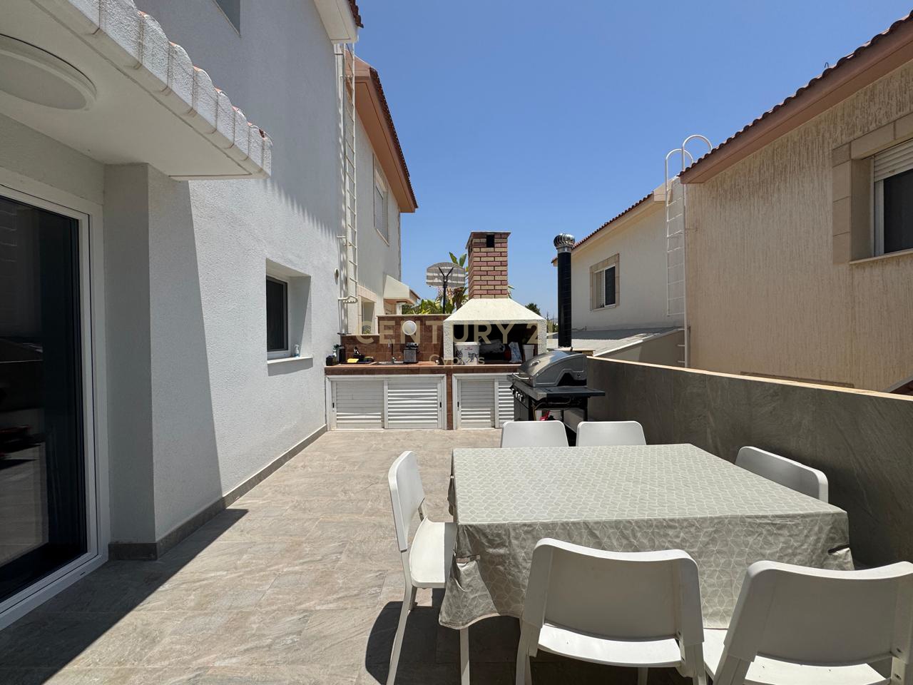 3 bedrooms Villa in Germasogeia, Limassol, Cyprus No. 54209