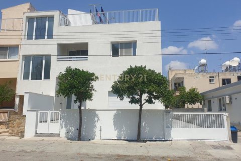 550m2 Edificio en Strovolos, Nicosia, Chipre No. 53751