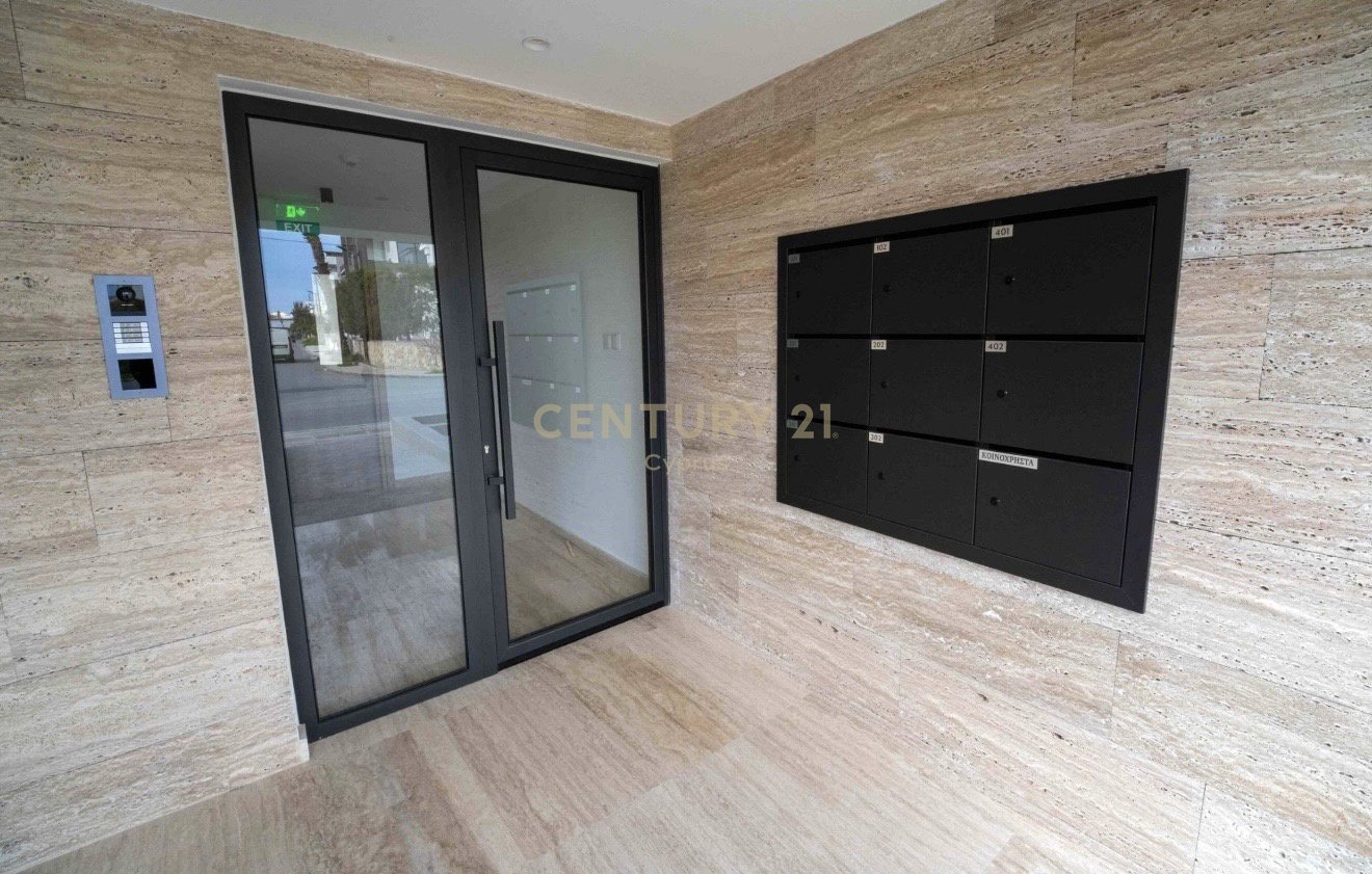 2 bedrooms Apartment in Larnaca, Larnaka, Cyprus No. 53553