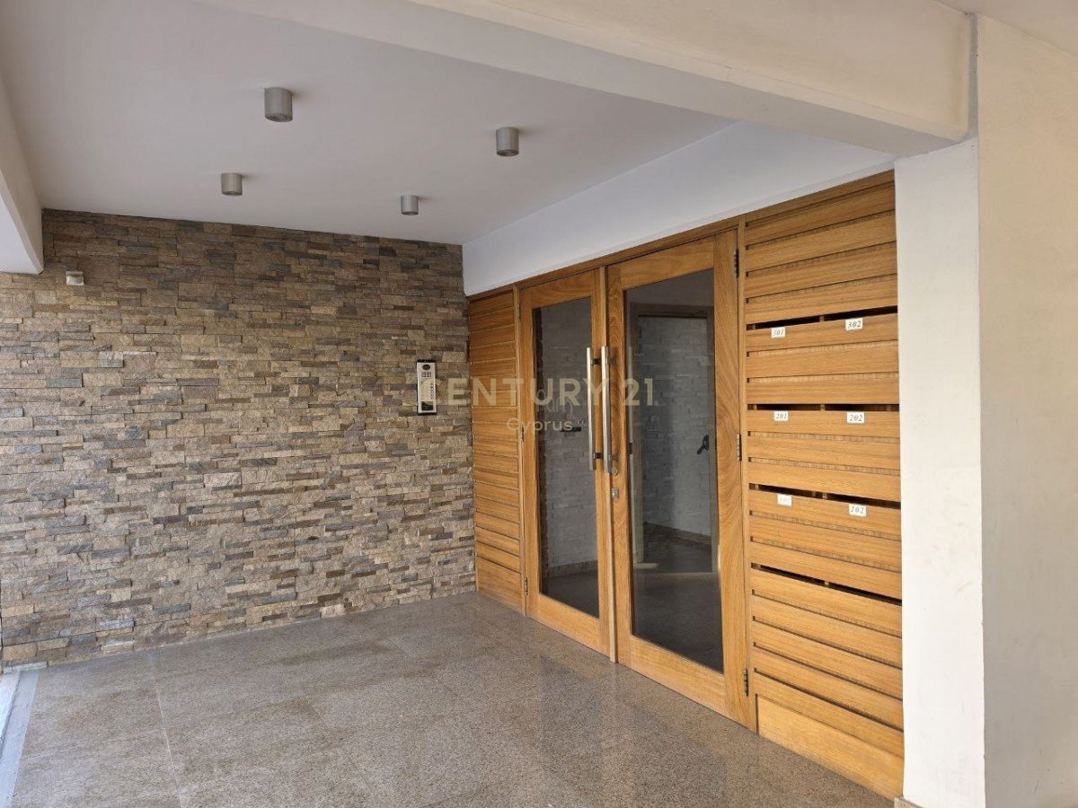 18 bedrooms Building in Mesa Geitonia, Limassol, Cyprus No. 53438