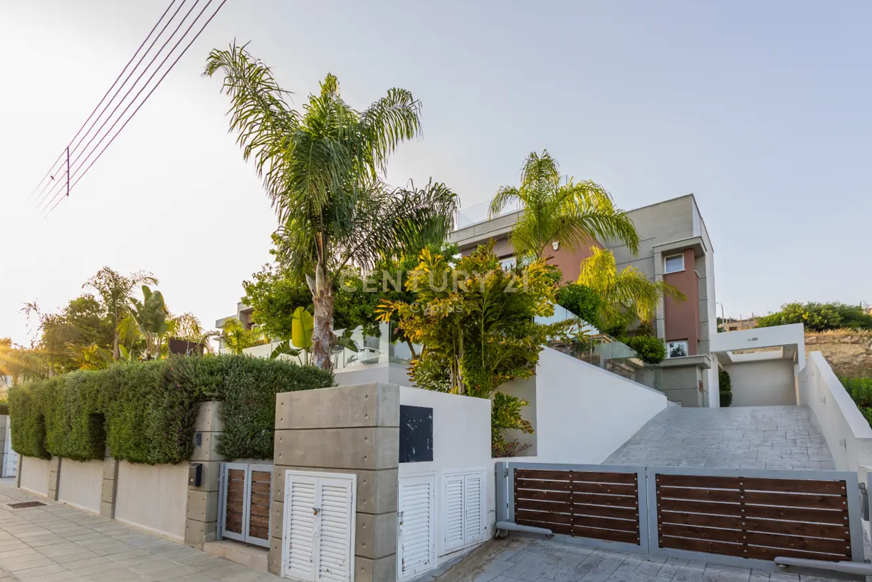 3 bedrooms Villa in Mouttagiaka, Limassol, Cyprus No. 54240