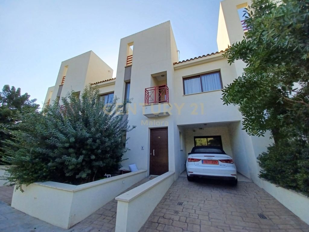 3 dormitorios Adosado en Mouttagiaka, Limassol, Chipre No. 6075