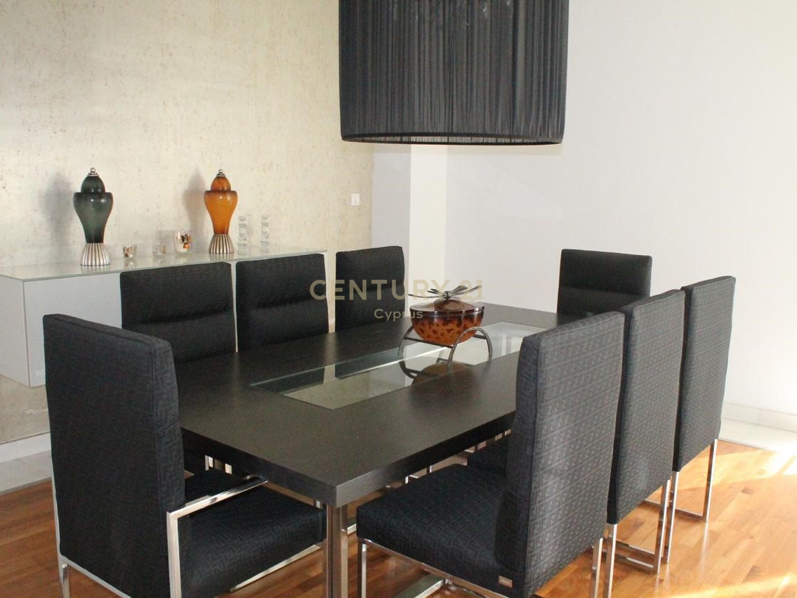5 bedrooms Villa in Paphos, Cyprus No. 54288