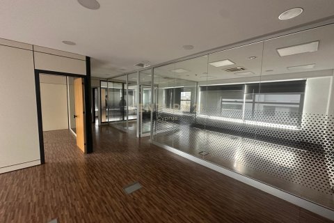 Офис 200м2 в Лимассол, Лимасол, Кипр № 53982