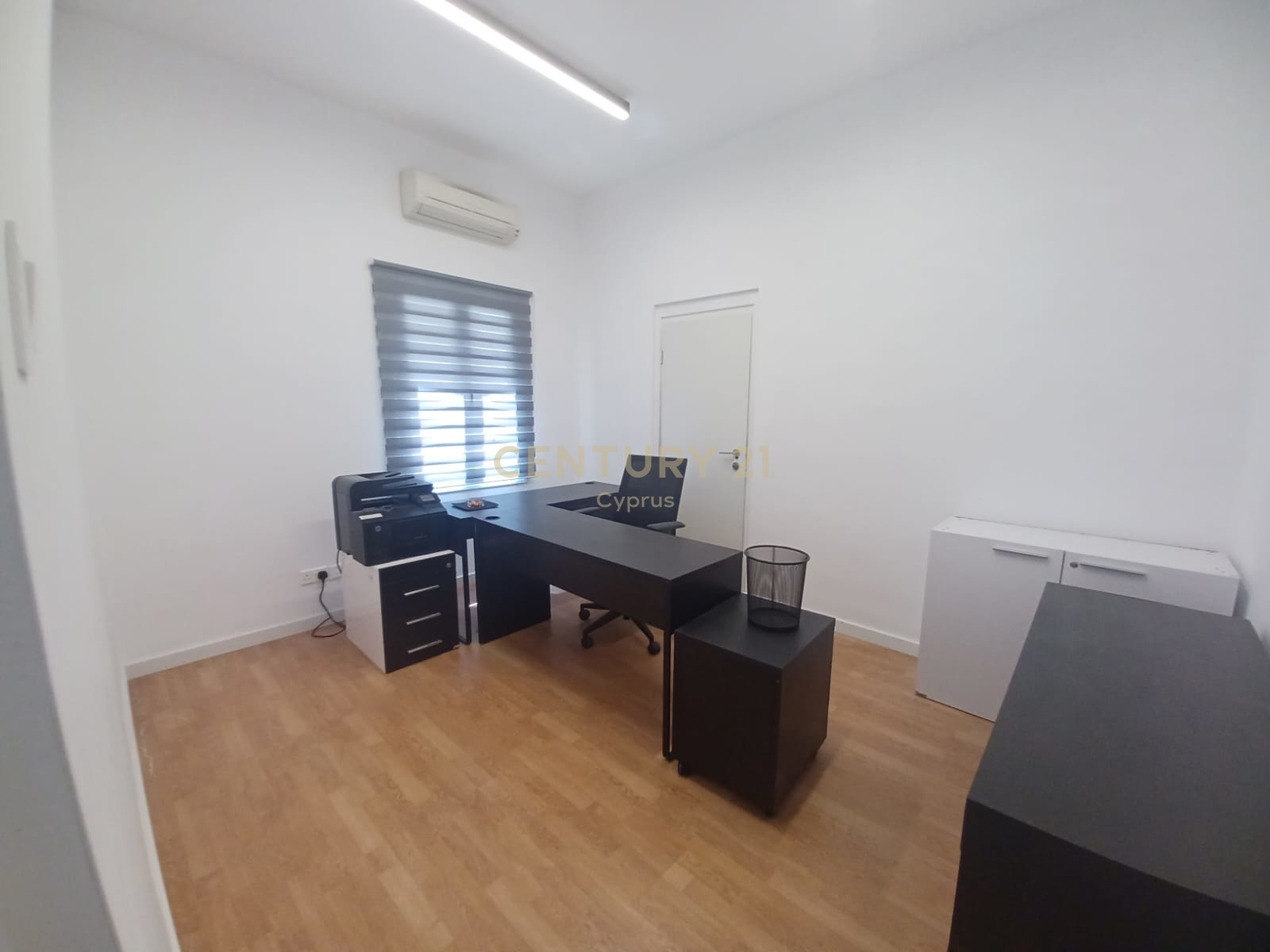 Офис 90м2 в Лимассол, Лимасол, Кипр № 57534
