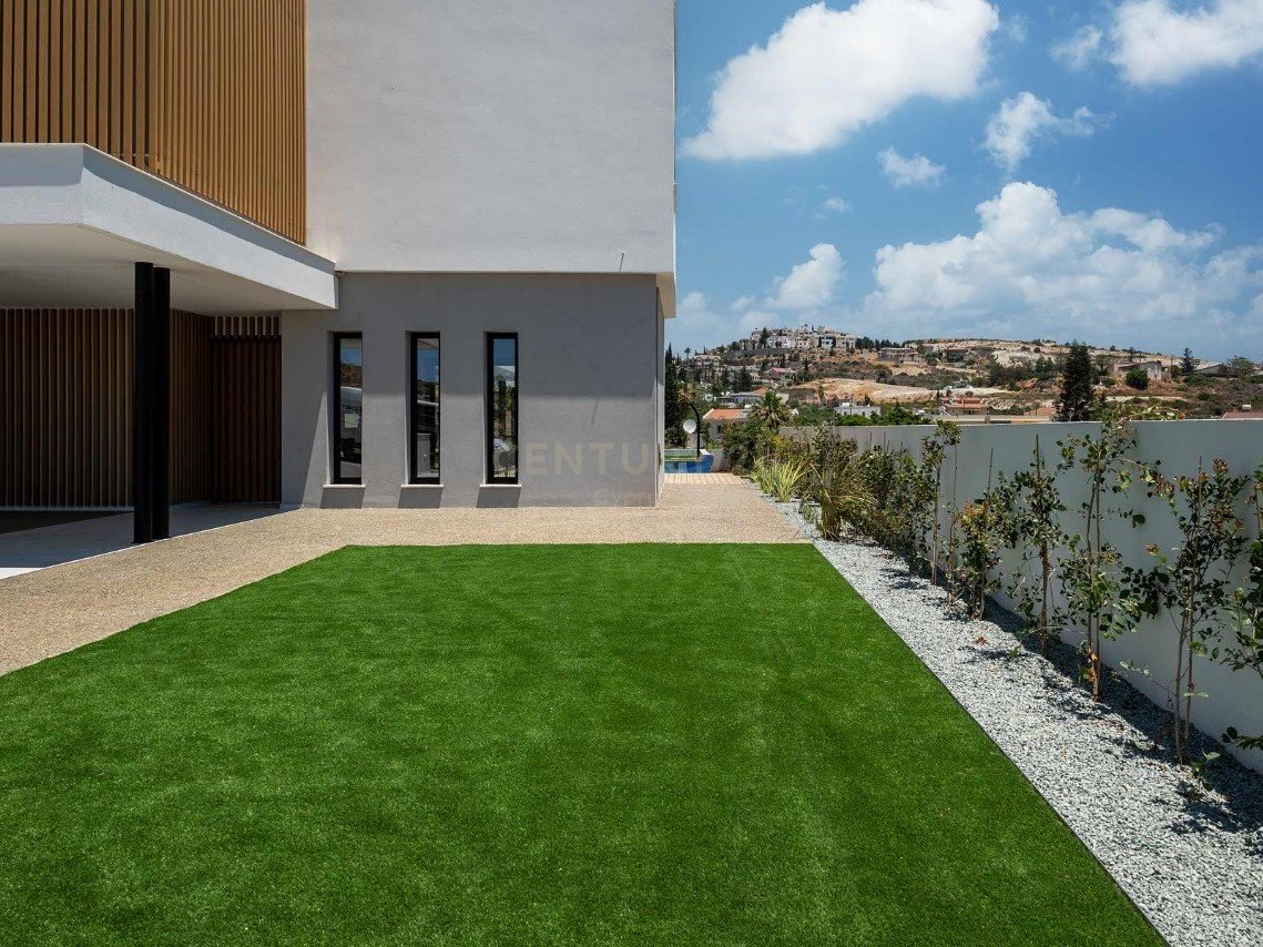 4 bedrooms Villa in Agios Tychonas, Limassol, Cyprus No. 54106