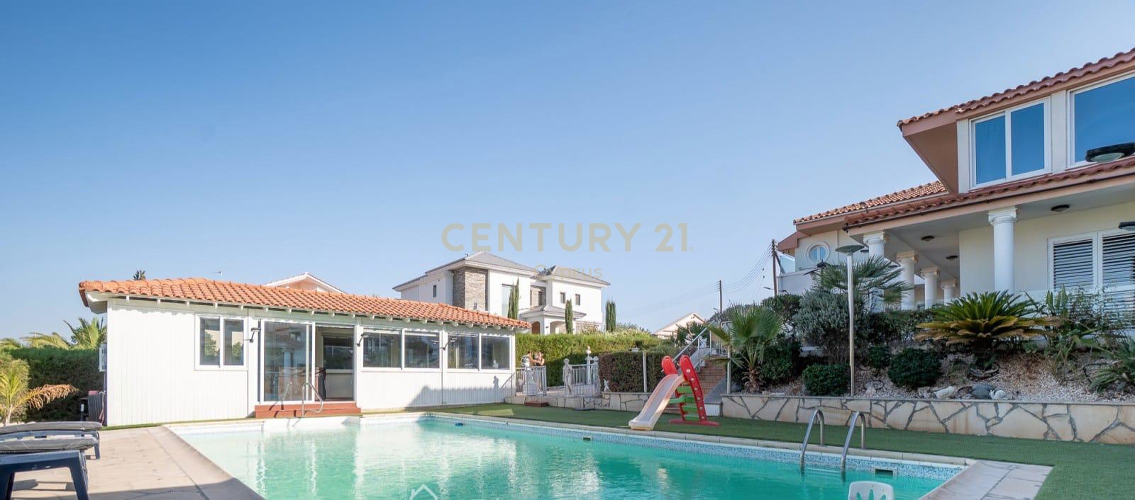 6 bedrooms Villa in Germasogeia, Limassol, Cyprus No. 53766