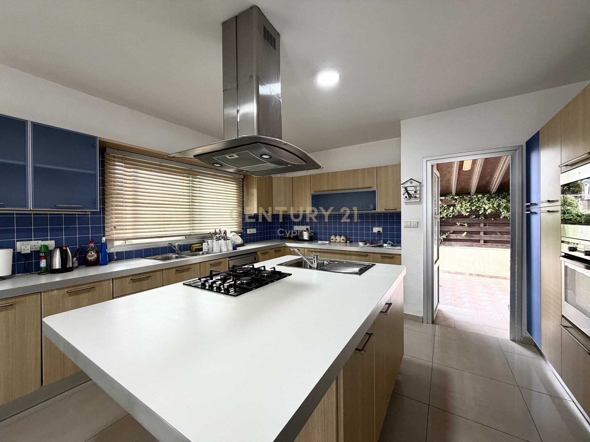 5 bedrooms Villa in Limassol, Cyprus No. 53518