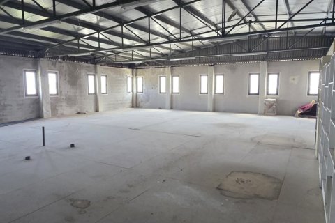 1500m2 Fábrica en Strovolos, Nicosia, Chipre No. 52503