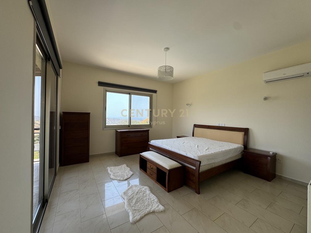 4 bedrooms Villa in Parekklisia, Limassol, Cyprus No. 54271