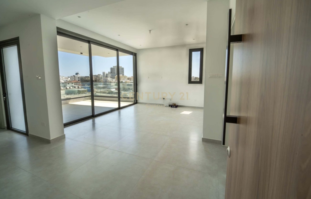 2 bedrooms Apartment in Larnaca, Larnaka, Cyprus No. 53553