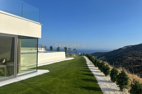 7 bedrooms Villa in Agios Tychonas, Limassol, Cyprus No. 5905