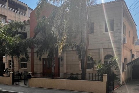 4 bedrooms Villa in Limassol, Cyprus No. 55722