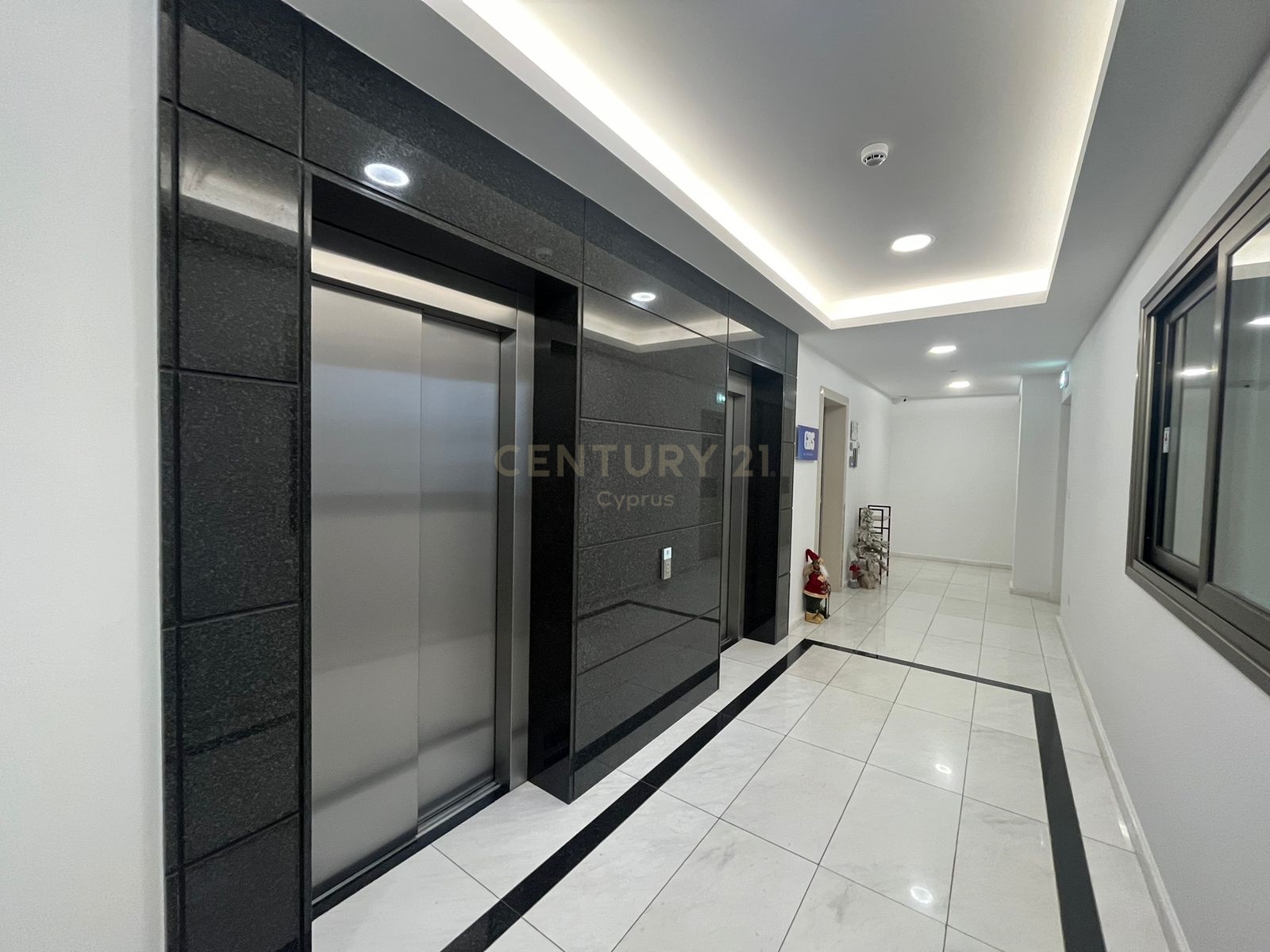 242m2 Oficina en Limassol, Chipre No. 54123