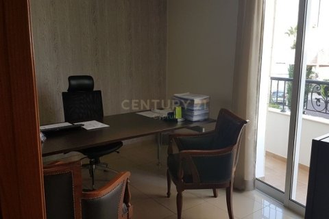 175m2 Office in Limassol, Cyprus No. 54281