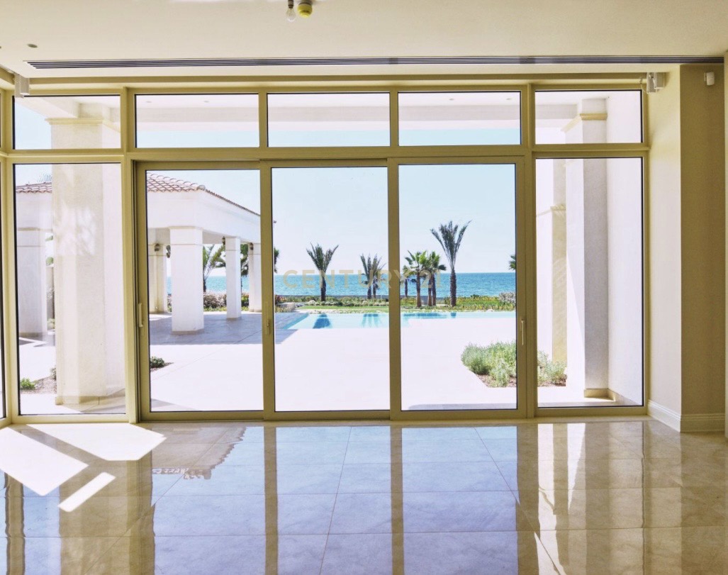 6 bedrooms Villa in Pervolia, Larnaka, Cyprus No. 53509