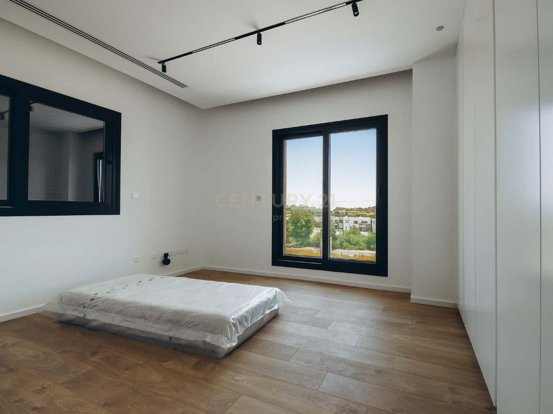 4 bedrooms Villa in Agios Tychonas, Limassol, Cyprus No. 54106