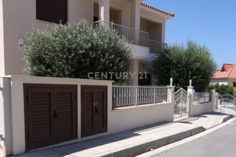 3 bedrooms Villa in Agios Tychonas, Limassol, Cyprus No. 55119